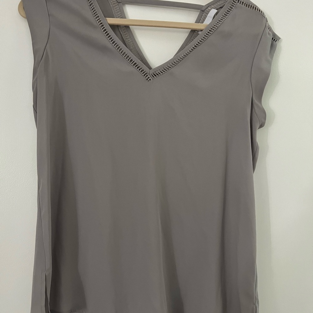 Women's Sleeveless Top in Gray